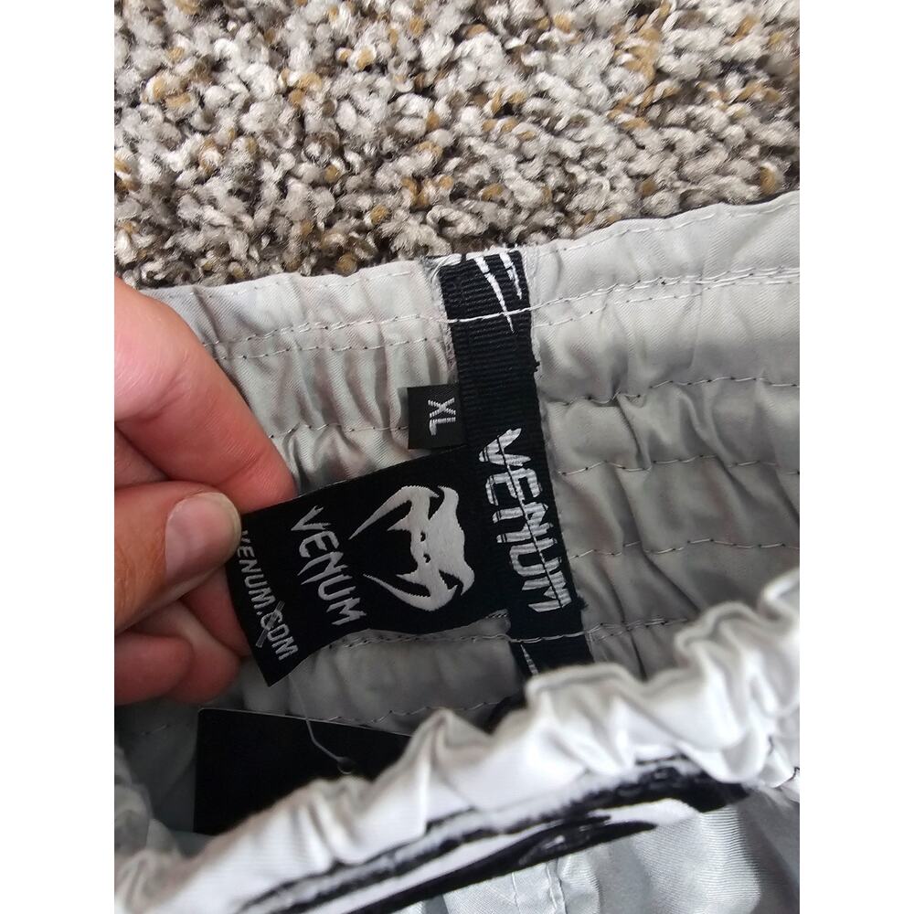 Venum x ONE FC Muay Thai Shorts in white and black Boys Sz XL NEW - Picture 3 of 5